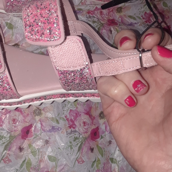 Wonder nation Pink Sparkly Opalescent Sandals 👡 - Picture 5 of 5
